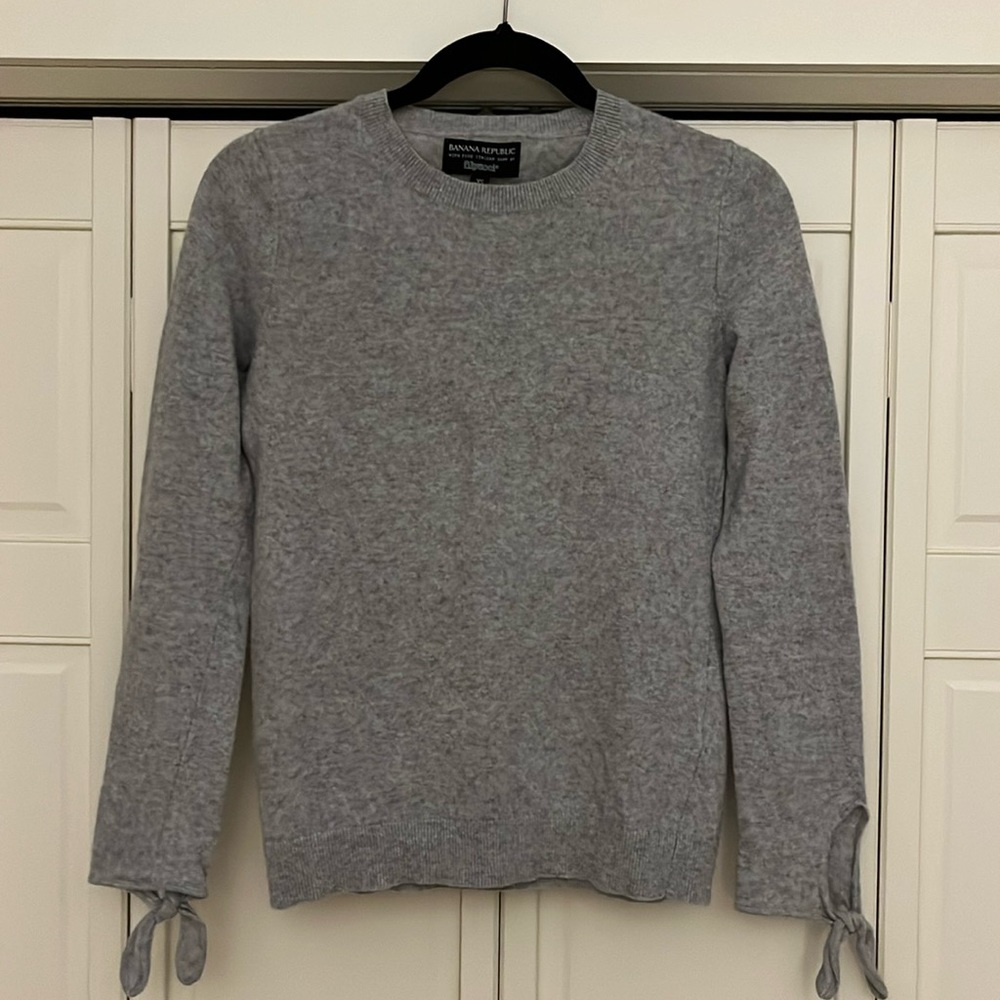 Banana Republic light gray merino wool sweater